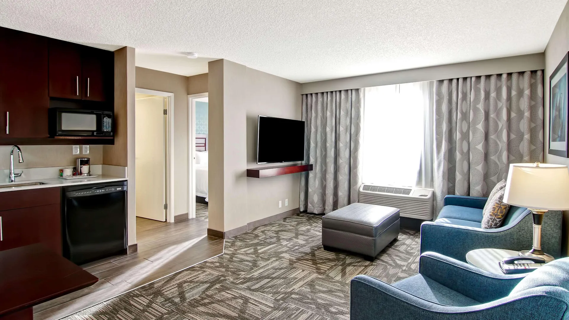 Hampton Inn & Suites By Hilton Calgary-Airport