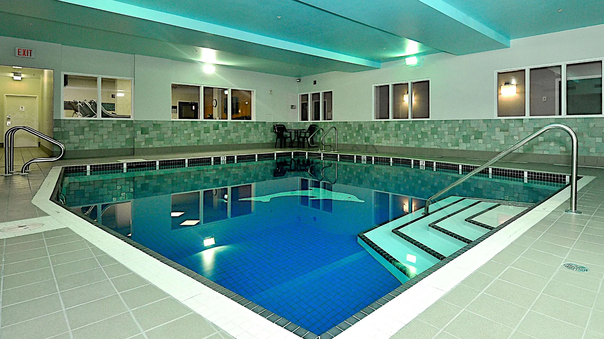 Hampton Inn & Suites By Hilton Calgary-Airport 3*, Calgary
