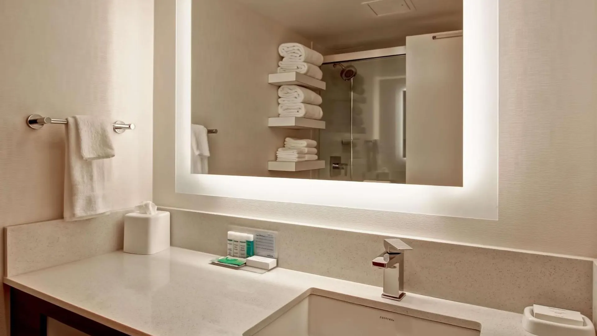 *** Hotel Hampton Inn & Suites By Hilton Calgary-Airport Canada