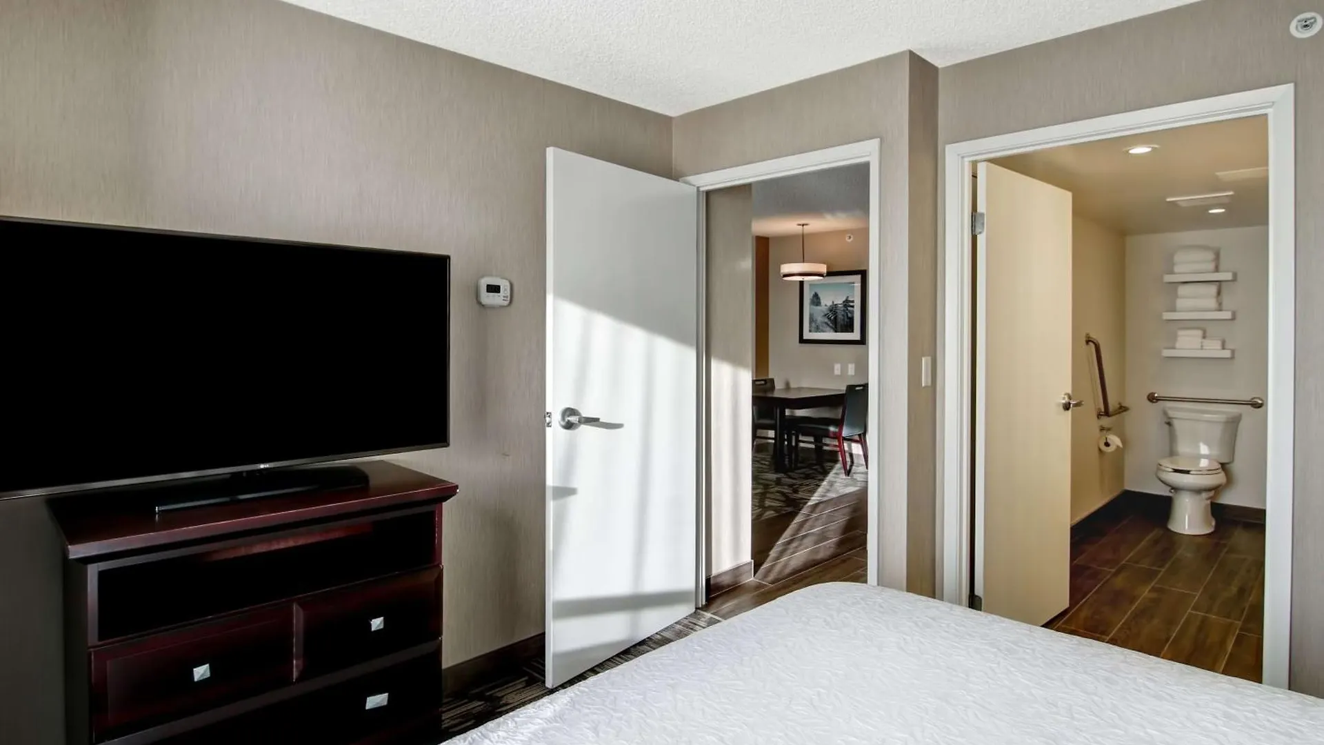 Hotel Hampton Inn & Suites By Hilton Calgary-Airport