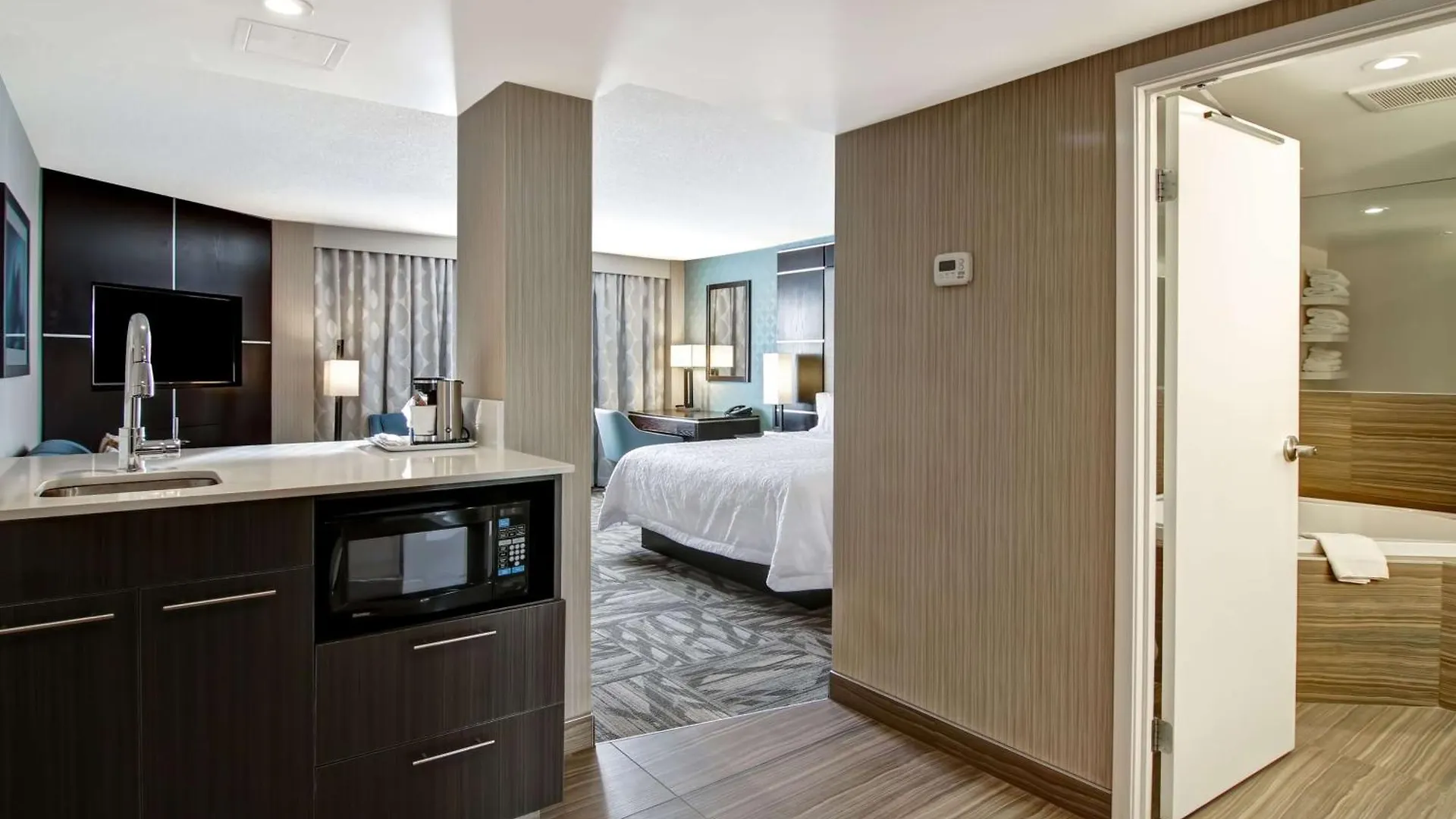 Hampton Inn & Suites By Hilton Calgary-Airport Canada