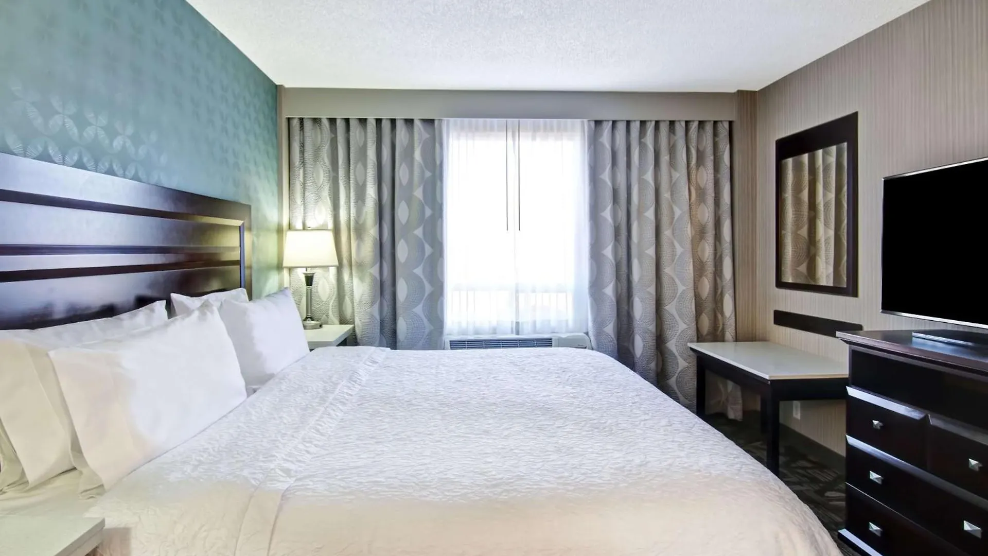 Hampton Inn & Suites By Hilton Calgary-Airport 3*, Calgary Canada