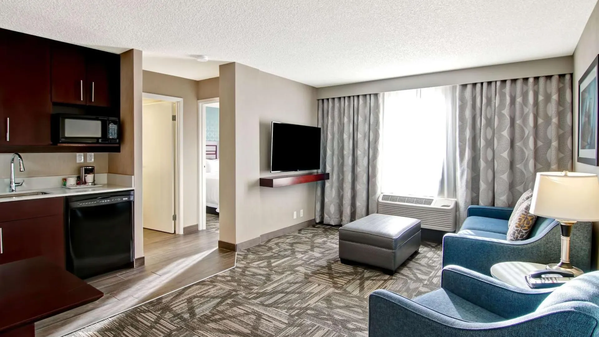 Hampton Inn & Suites By Hilton Calgary-Airport Calgary