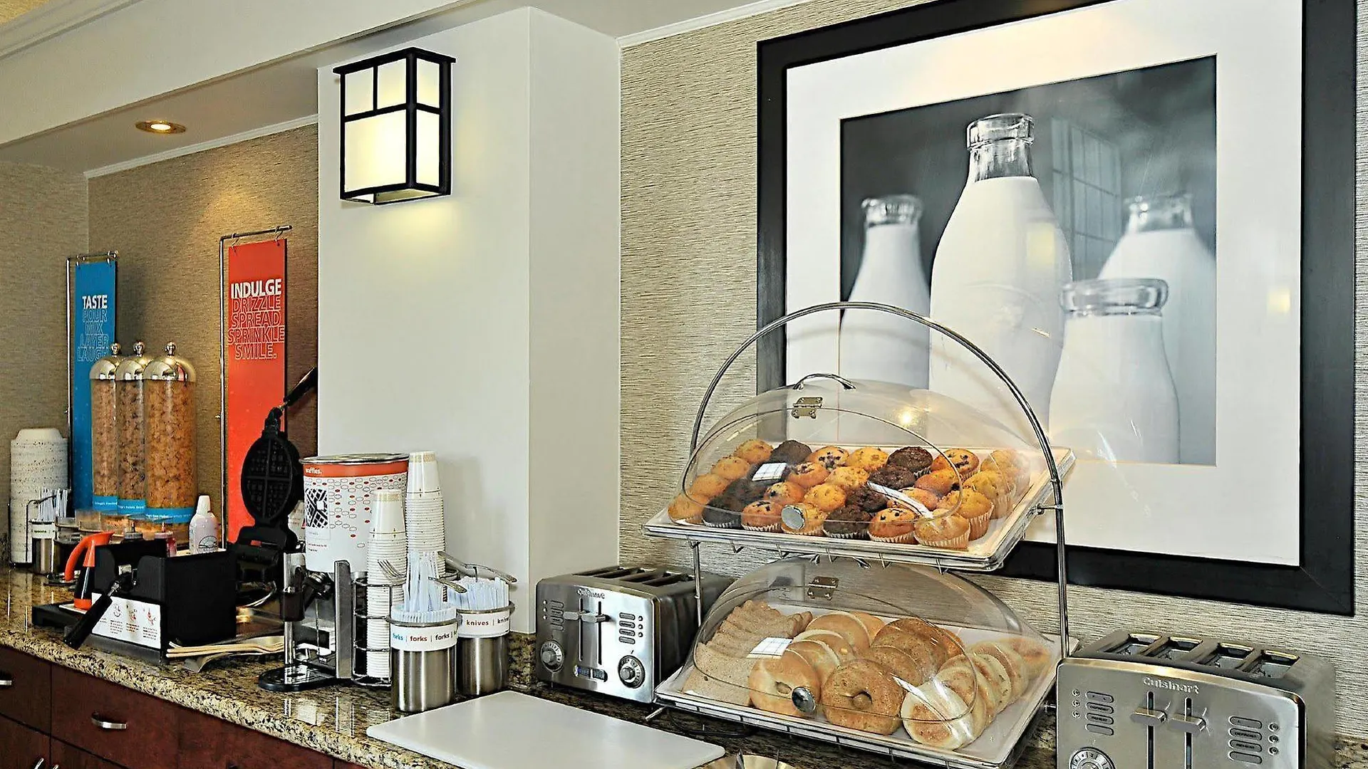 Hampton Inn & Suites By Hilton Calgary-Airport 3*, Calgary Canada