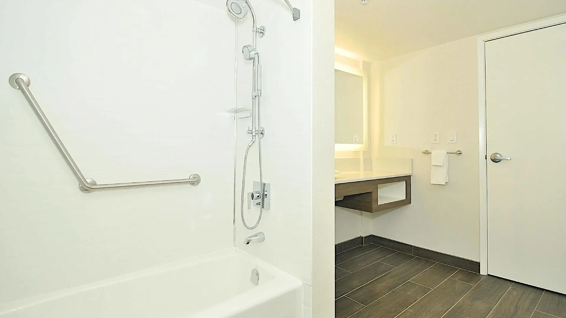 Hampton Inn & Suites By Hilton Calgary-Airport 3*, Calgary Canada