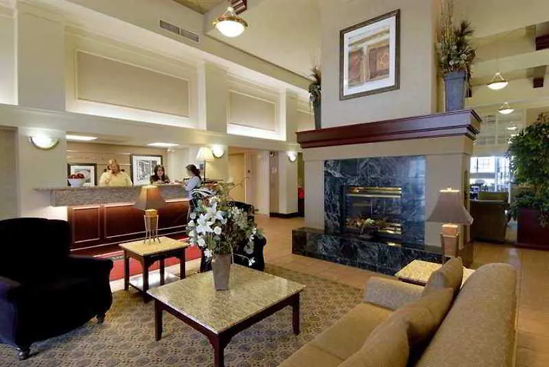 Hampton Inn & Suites By Hilton Calgary-Airport Hotel Calgary