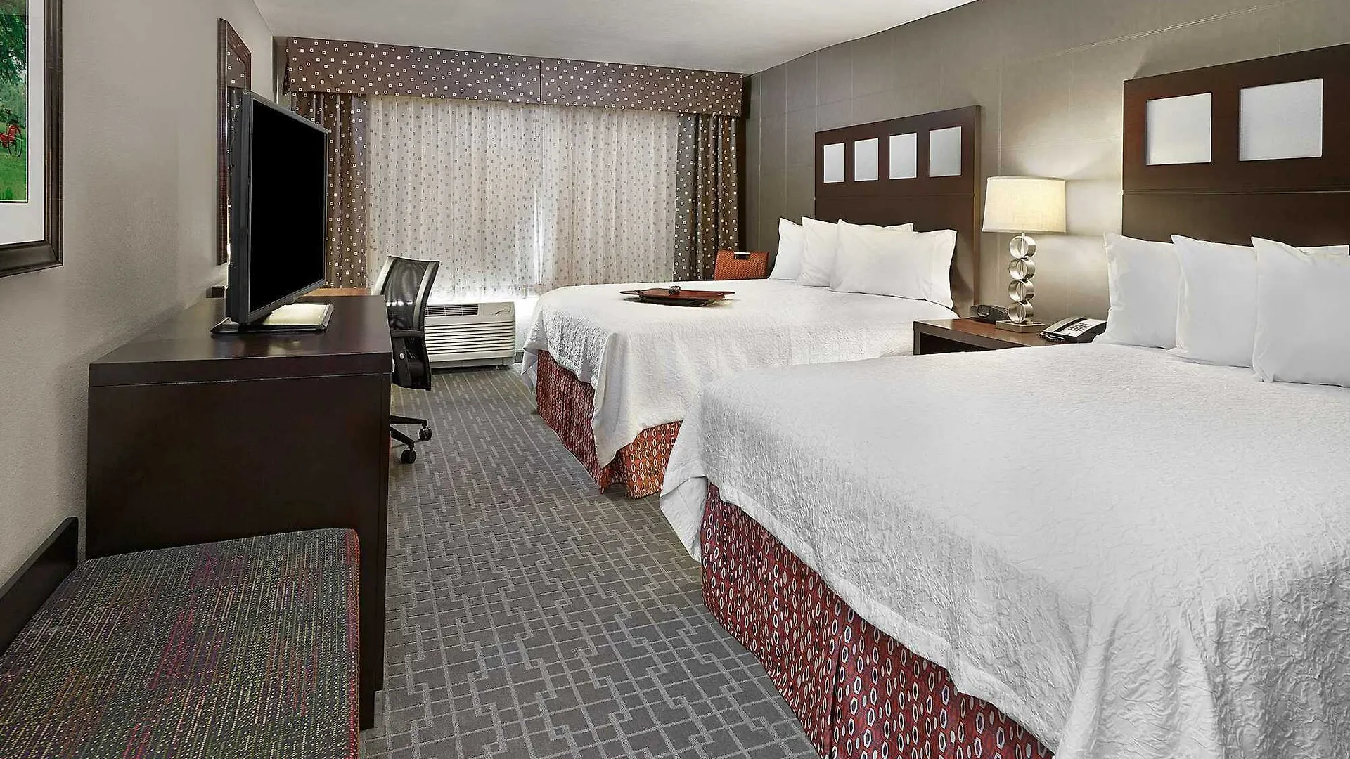 Hampton Inn & Suites By Hilton Calgary-Airport Hotel